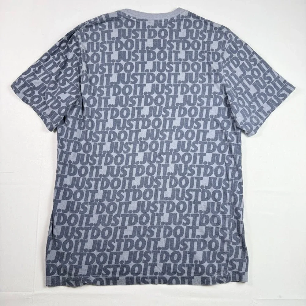 Nike Mens Just Do It All Over Print Grey Short Sleeve T-Shirt Medium Embroidered